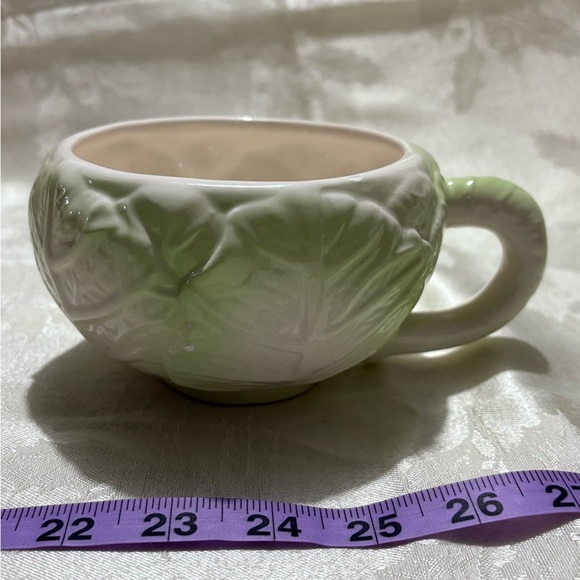 Vintage lettuce Leaf Embossed Green and White Mug - Picture 1 of 7